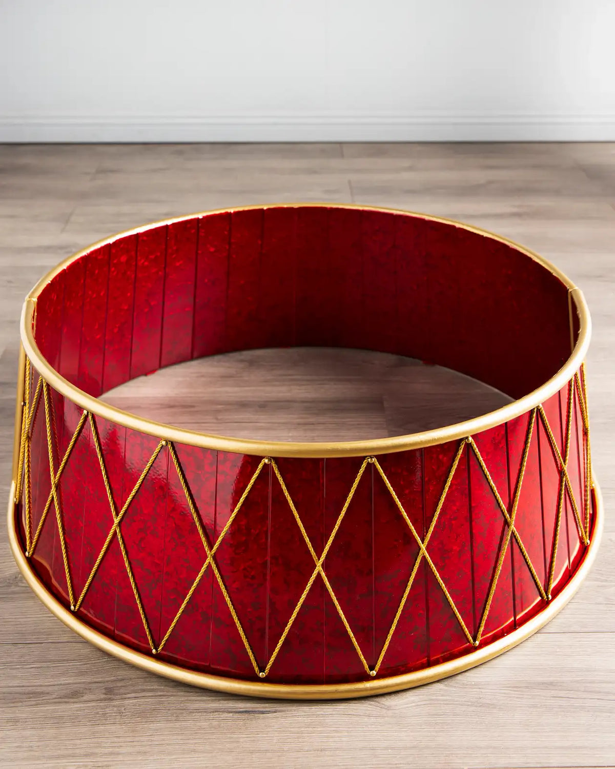 Saia Rígida para Árvore de Natal Tambor Vermelho com Detalhes Dourados