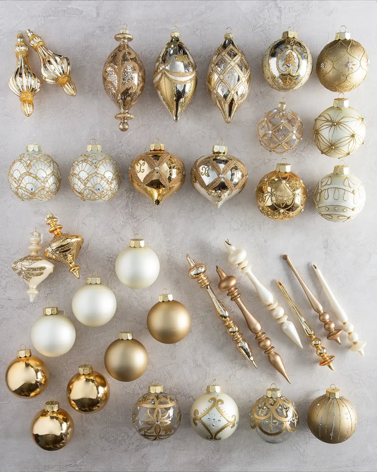 Kit 32 Enfeites para Árvore de Natal Dourado, Champagne e Branco – Bolas e Pendentes Decorativos