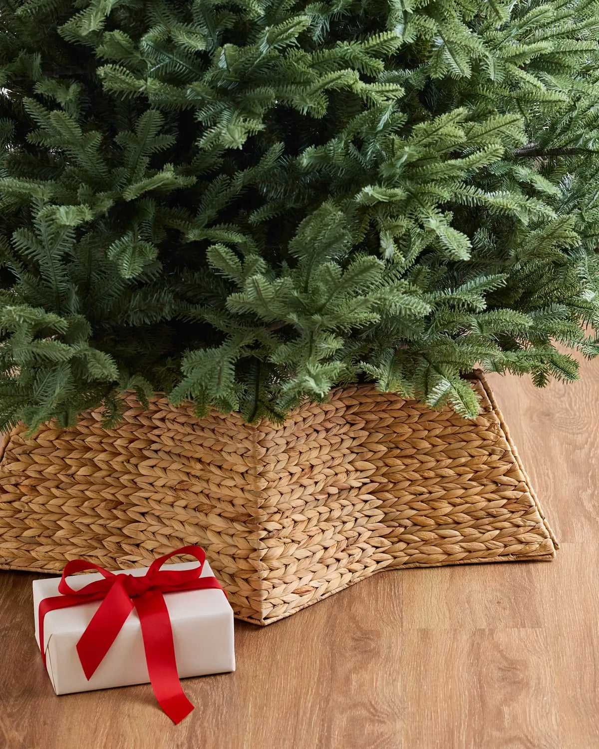 Saia Rígida para Árvore de Natal em Fibra Natural Trançada