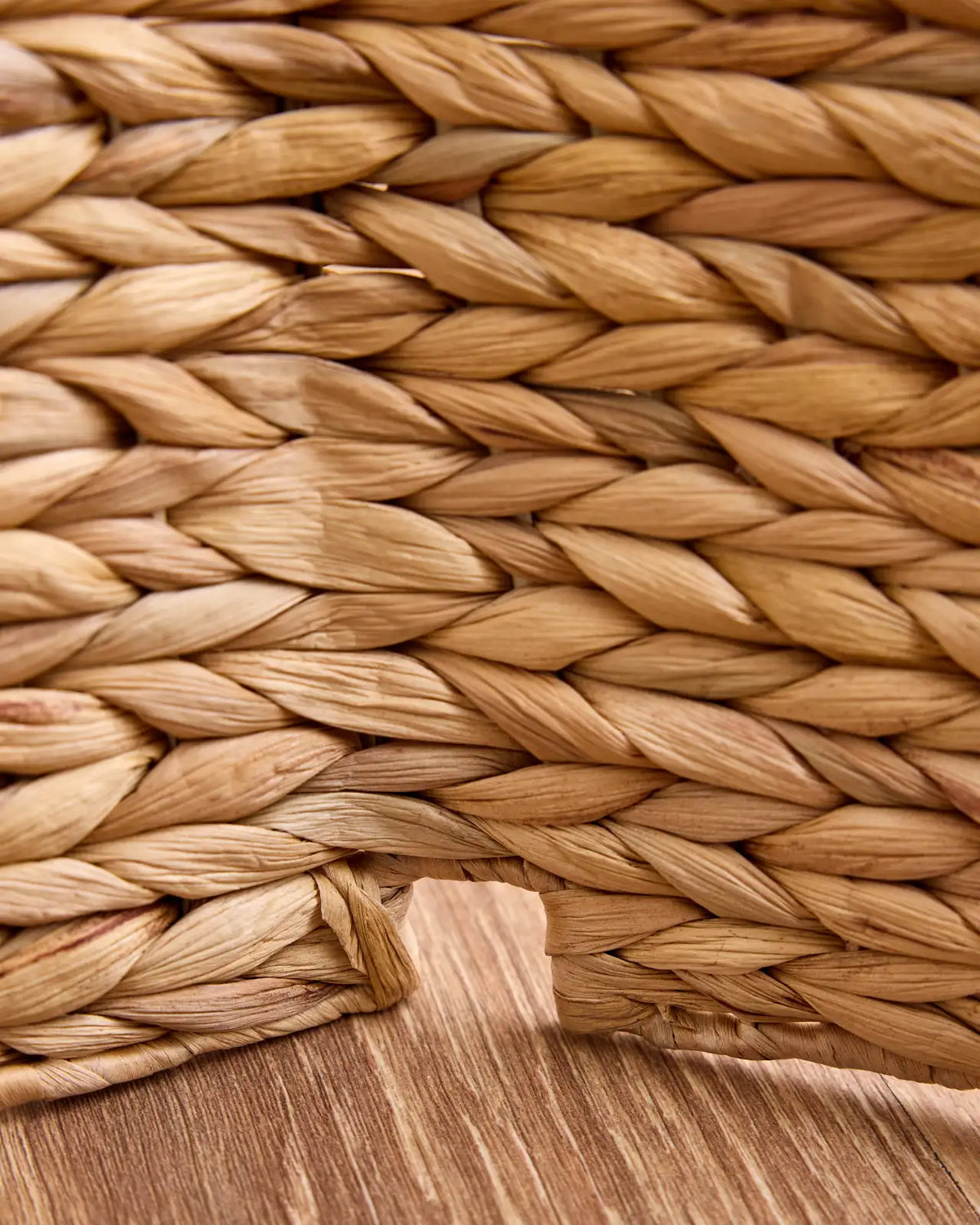 Saia Rígida para Árvore de Natal em Fibra Natural Trançada