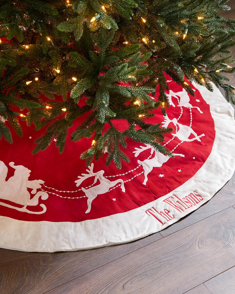 Saia para Árvore de Natal em Veludo Vermelho com Aplicação de Papai Noel