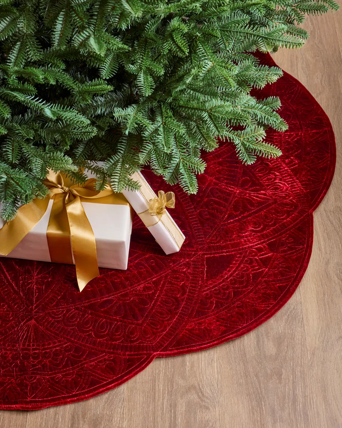 Saia para Árvore de Natal em Veludo Bordô com Relevo
