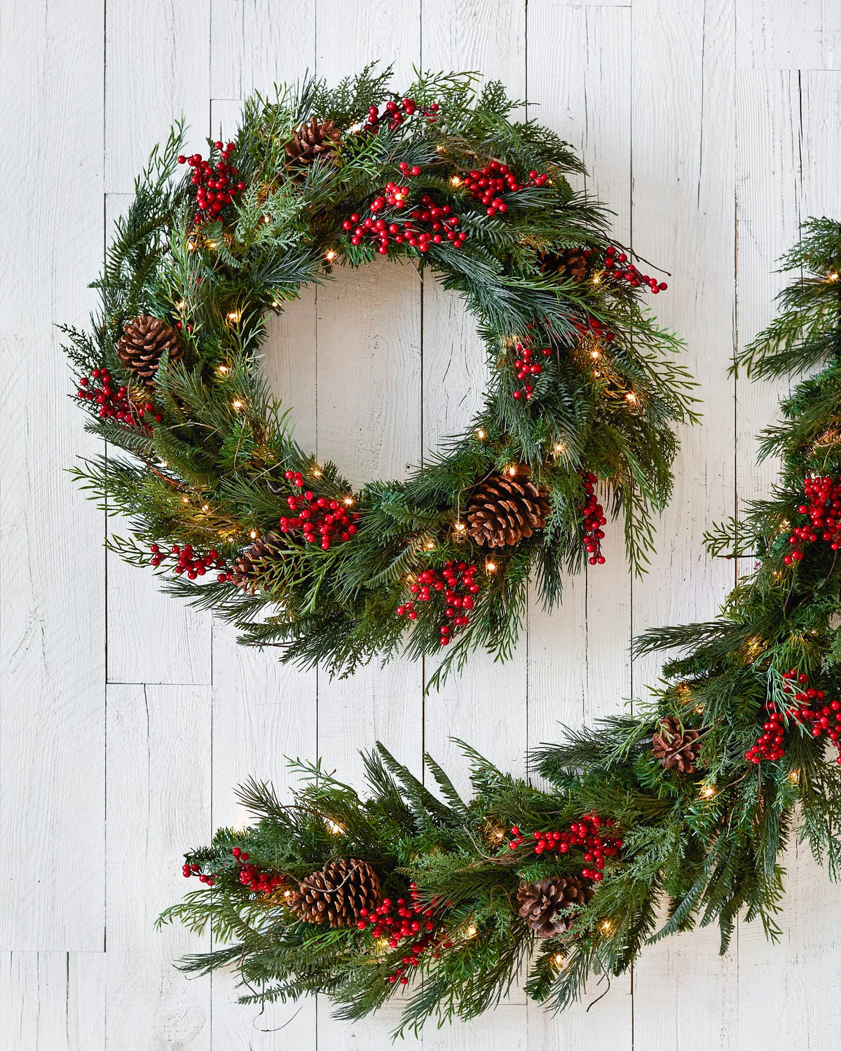 Guirlanda Pinhas e Bagas de Natal Com LED 90 cm