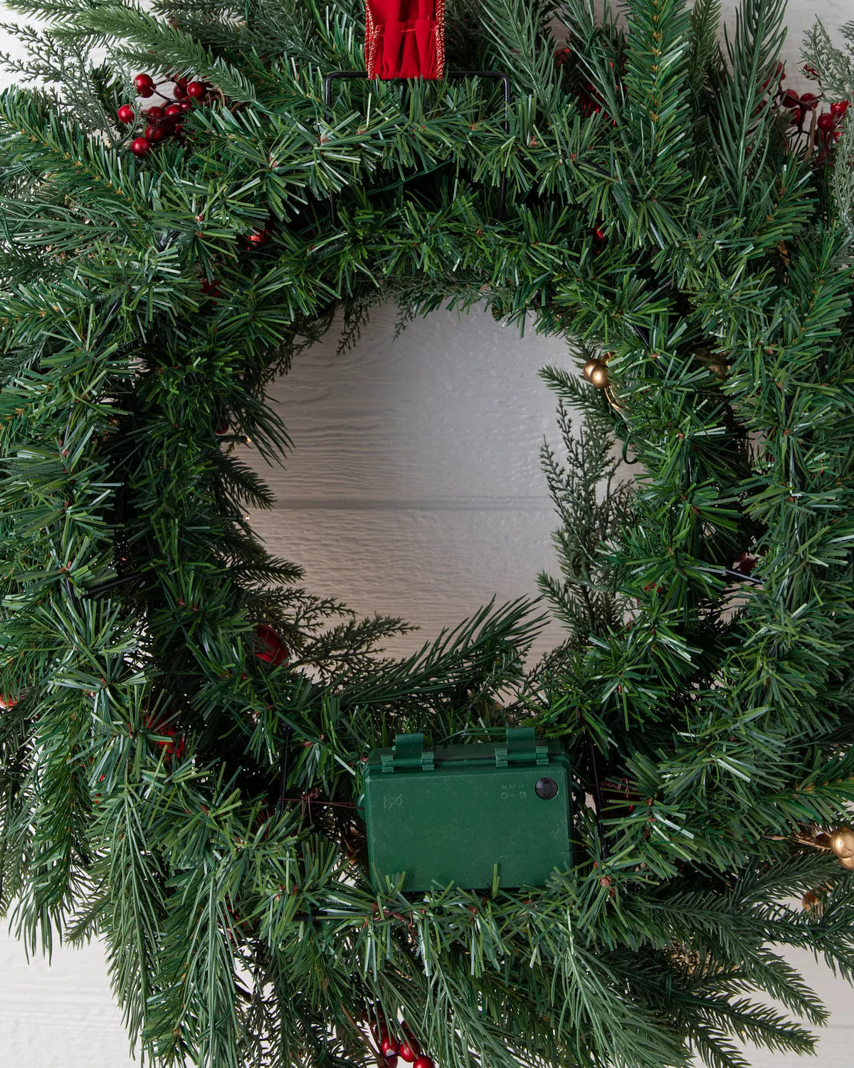 Guirlanda Pinhas e Bagas de Natal Com LED 90 cm