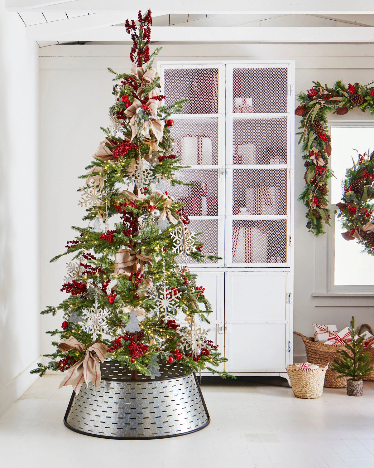Árvore de Natal Abeto Balsâmico Alpino — Composição natalina