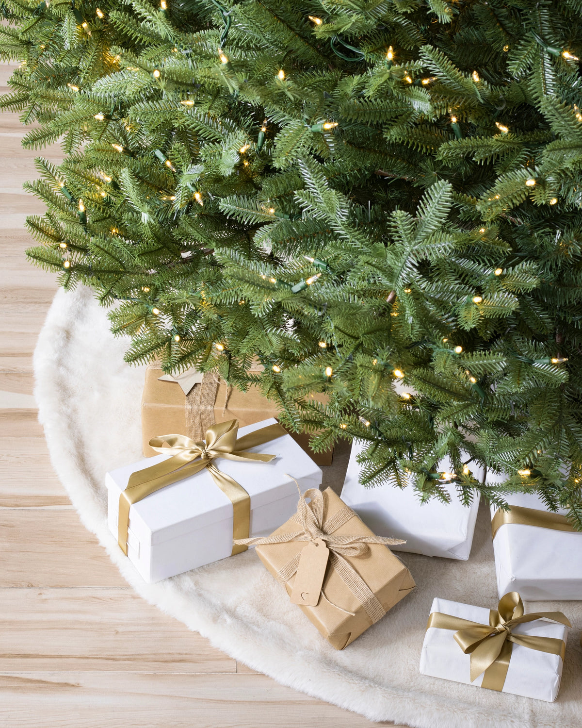 Árvore de Natal Abeto Balsâmico Imperial — Detalhe premium