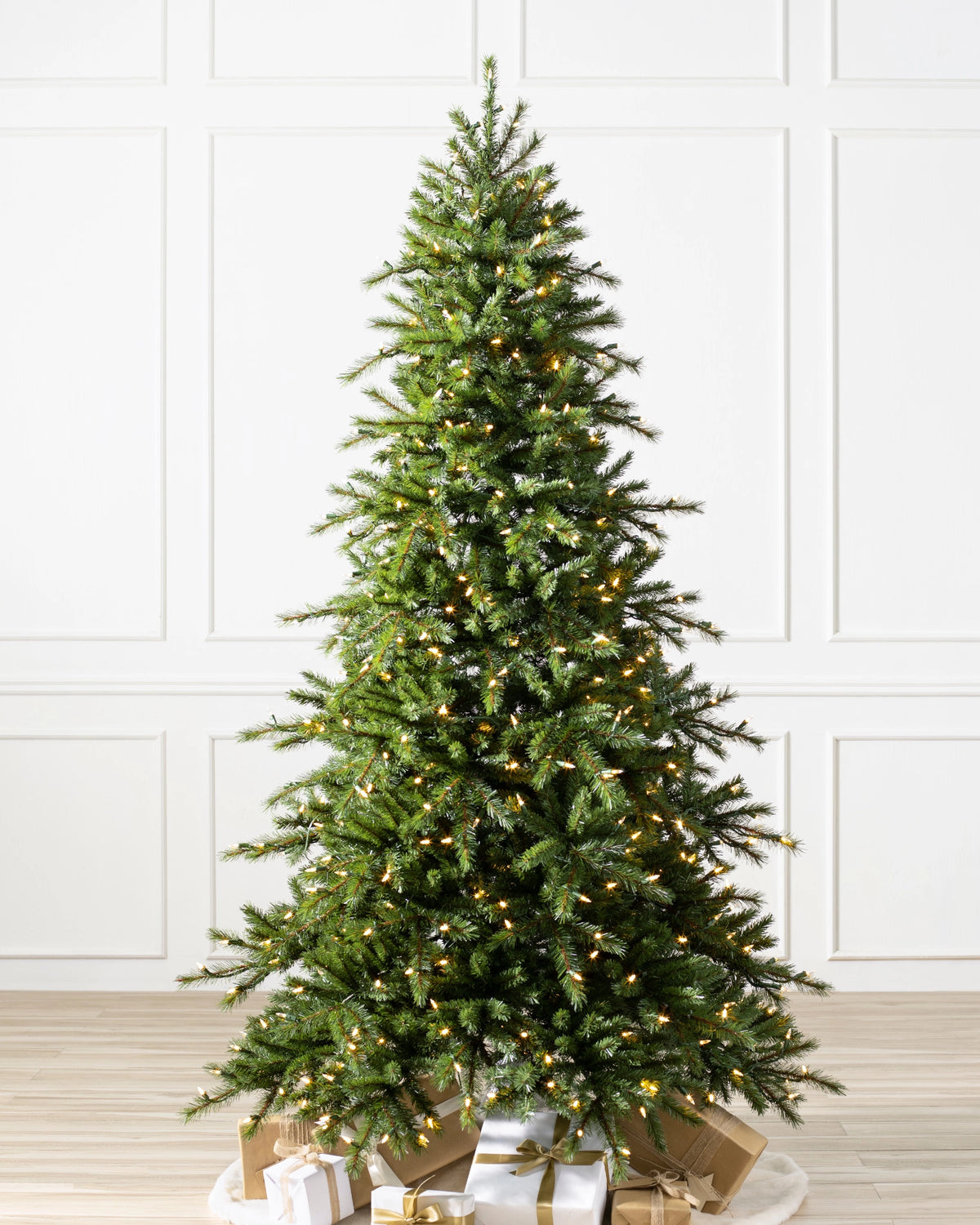 Árvore de Natal Grande Abeto Norueguês — Visão completa