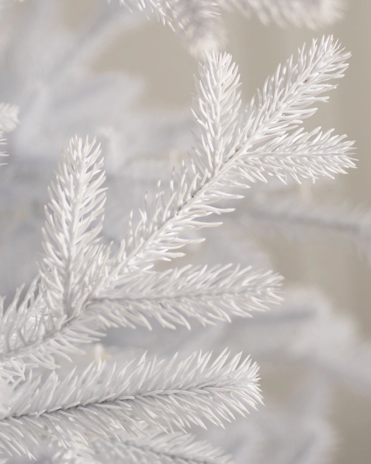 Árvore de Natal Pinheiro Branco Denali — Composição natalina