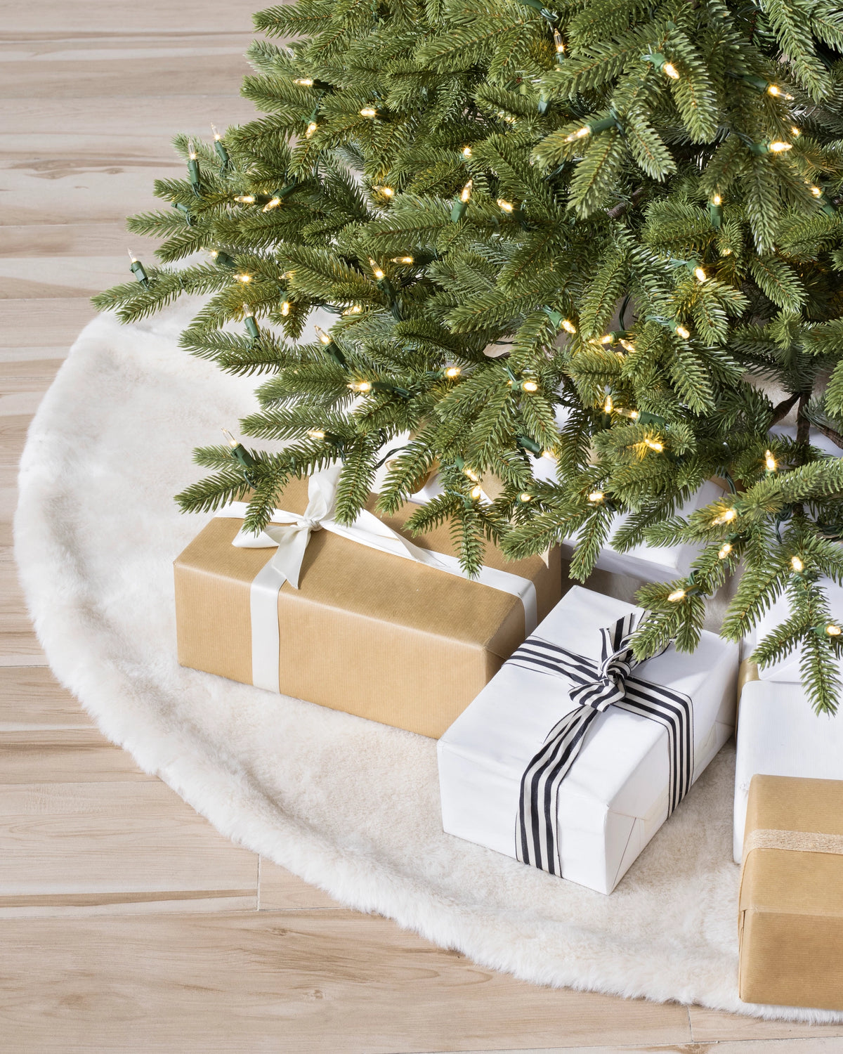 Árvore de Natal Pinheiro Norueguês — Detalhe premium