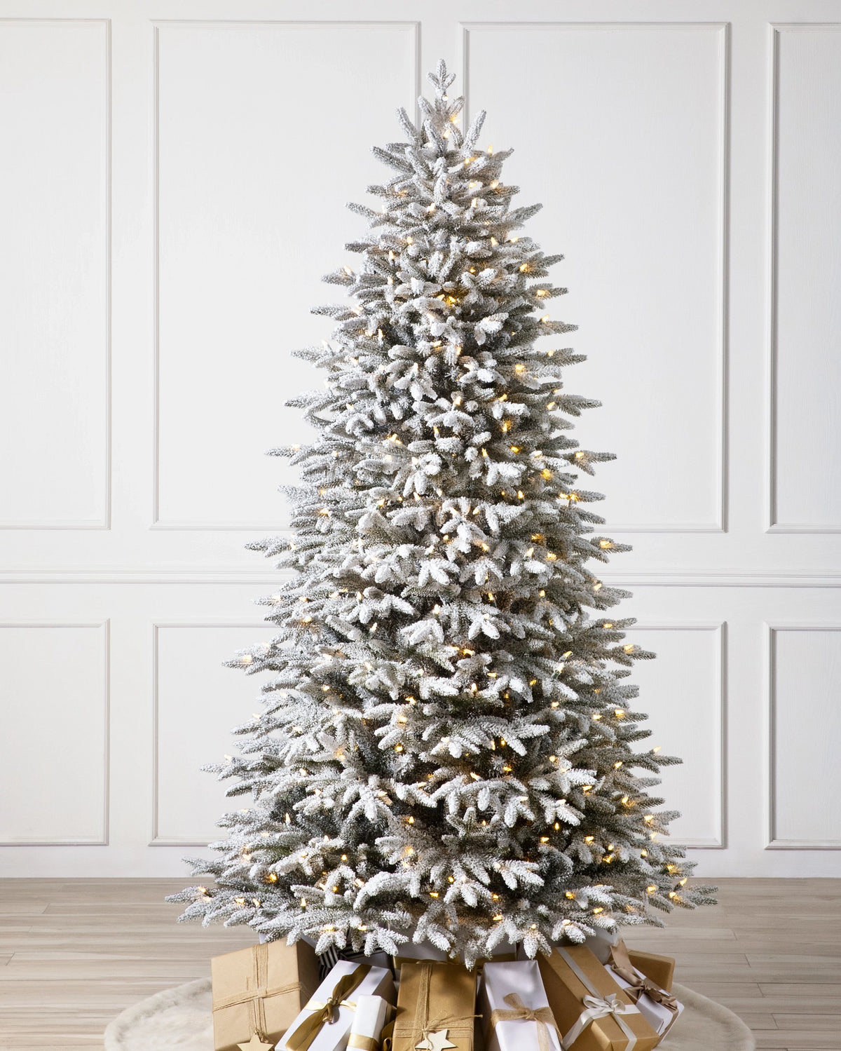 Árvore de Natal Pinheiro Silverado Slim Nevado — Visão completa