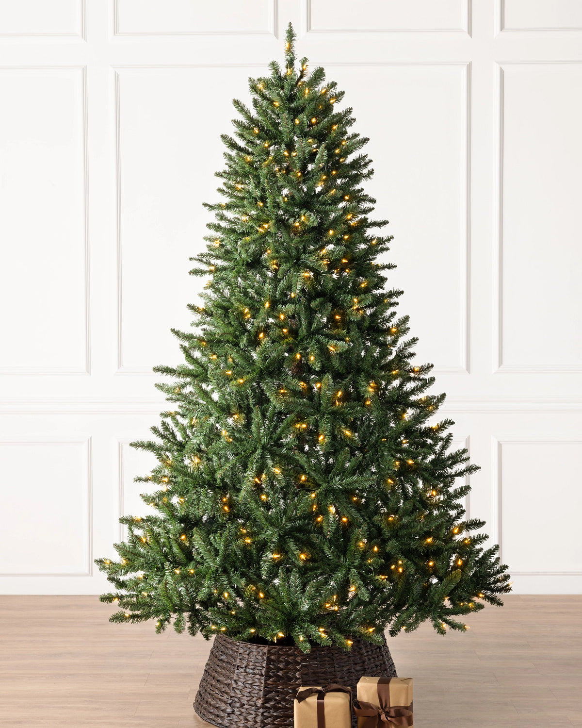 Árvore de Natal Pinheiro Verde Clássico — Visão completa