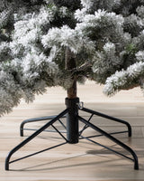 Árvore de Natal Pinheiro Yukon Nevado — Detalhe premium