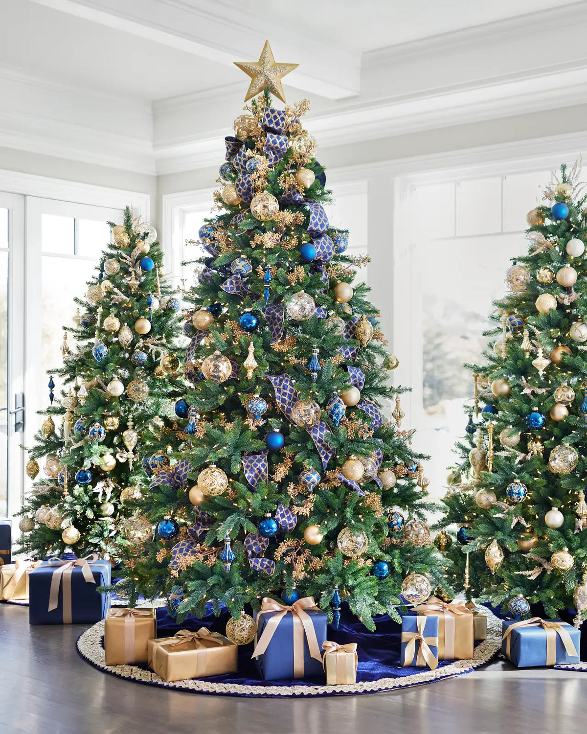 Kit 32 Enfeites para Árvore de Natal Azul e Dourado com Bolas e Pendentes Decorativos